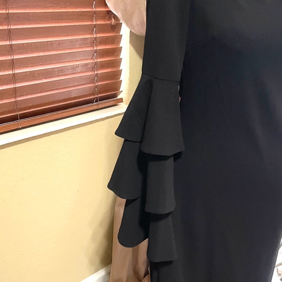 Women's Dress size 6 stretchy - NEW ITEM - Picture 3 of 7